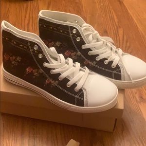 NWOT Elephant floral sneakers